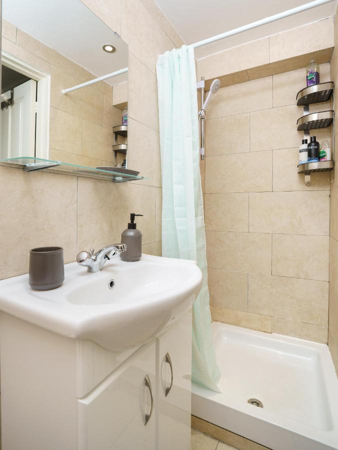 لندن Kensington Nest Serviced Studio 2 المظهر الخارجي الصورة